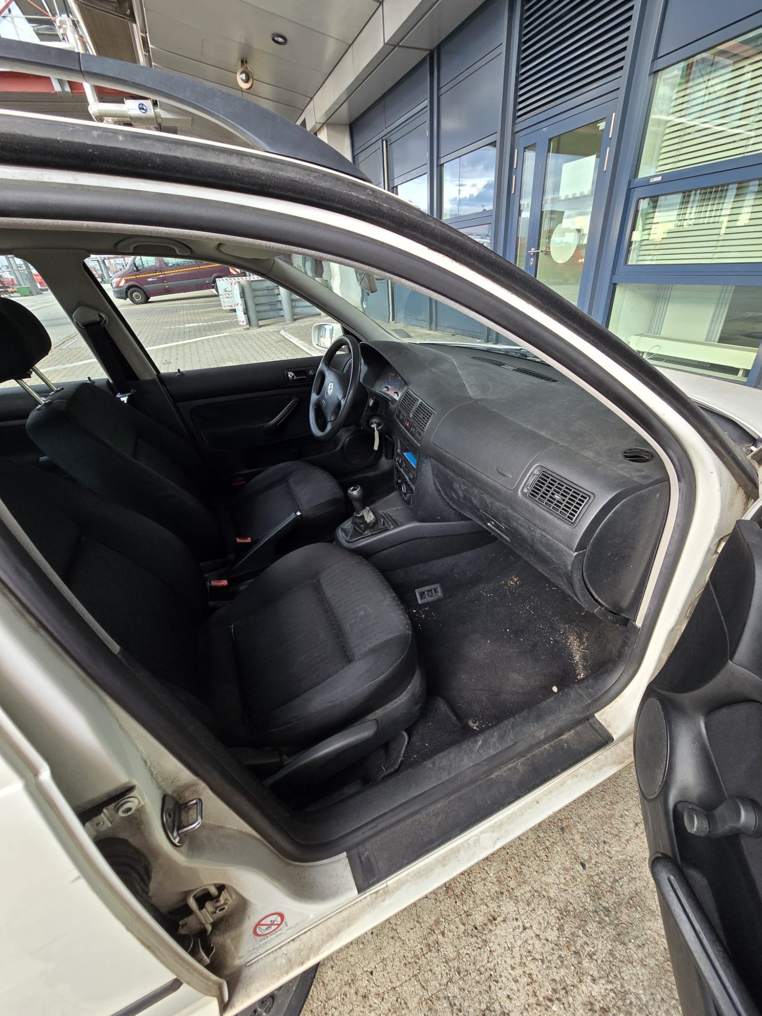 Vehículos cedidos por el aeropuerto de Hamburgo-2