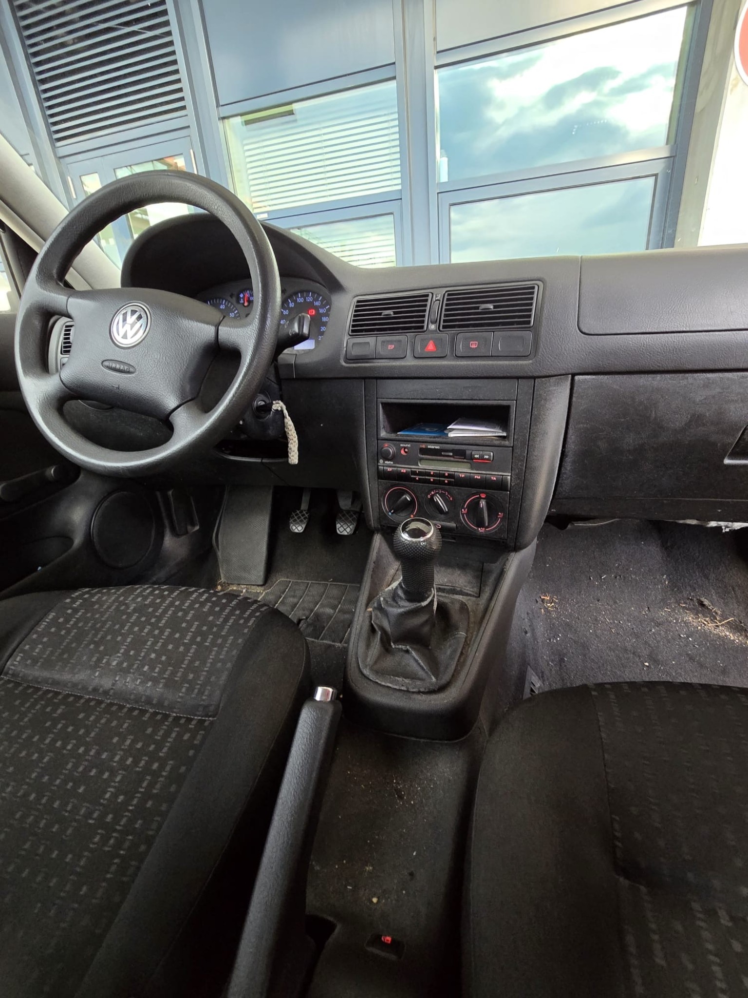 Vehículos cedidos por el aeropuerto de Hamburgo-4