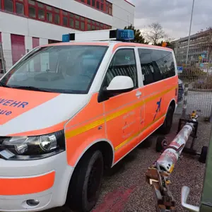 Véhicule spécial des pompiers (supplément sous réserve) VW  Caravelle