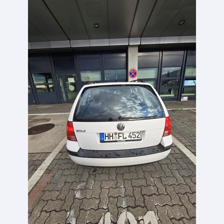 Landbouwuitrusting uit de luchthavenomgeving-6