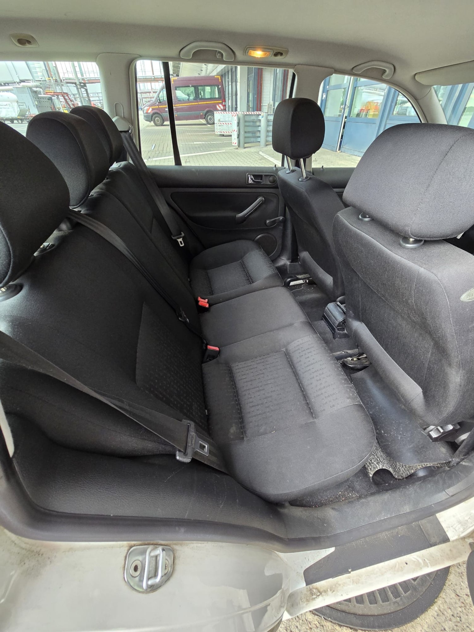 Vehículos cedidos por el aeropuerto de Hamburgo-8