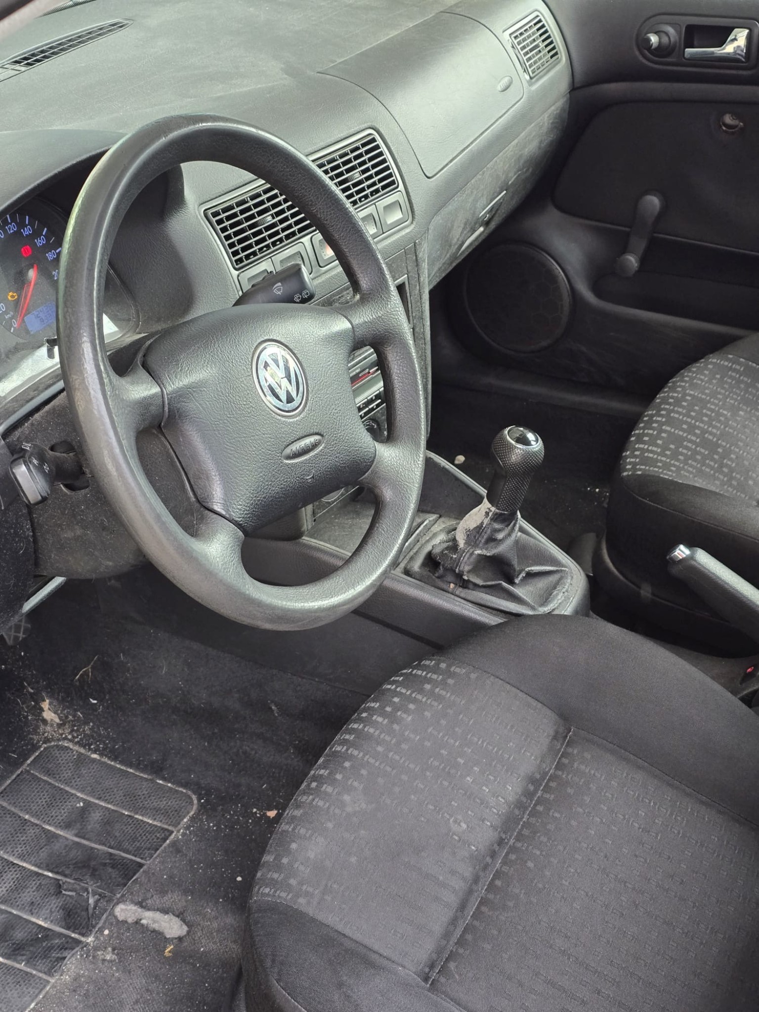 Vehículos cedidos por el aeropuerto de Hamburgo-9