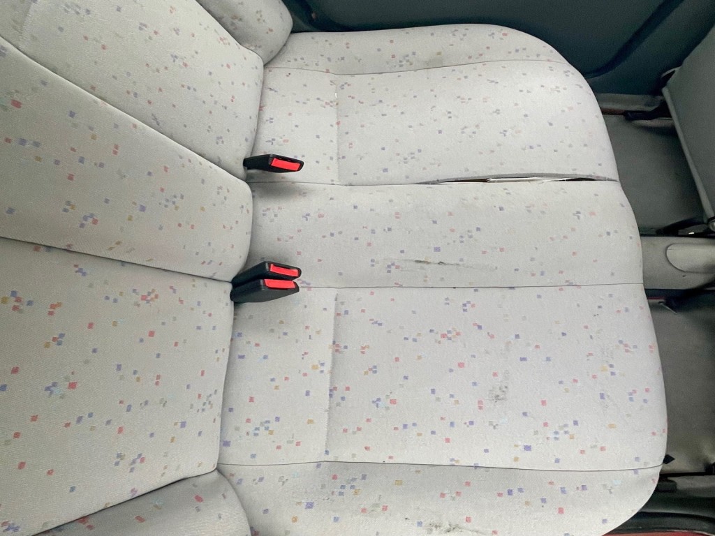 Landwirtschaftliches Gerät aus dem Flughafenumfeld-14