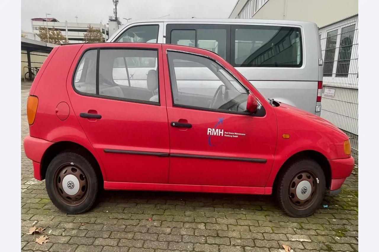 Landwirtschaftliches Gerät aus dem Flughafenumfeld-15