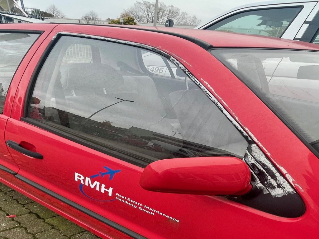 Landwirtschaftliches Gerät aus dem Flughafenumfeld-17