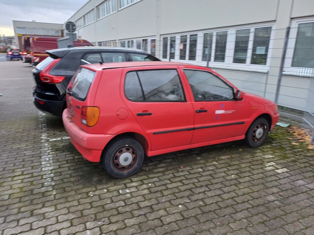 Landwirtschaftliches Gerät aus dem Flughafenumfeld-2