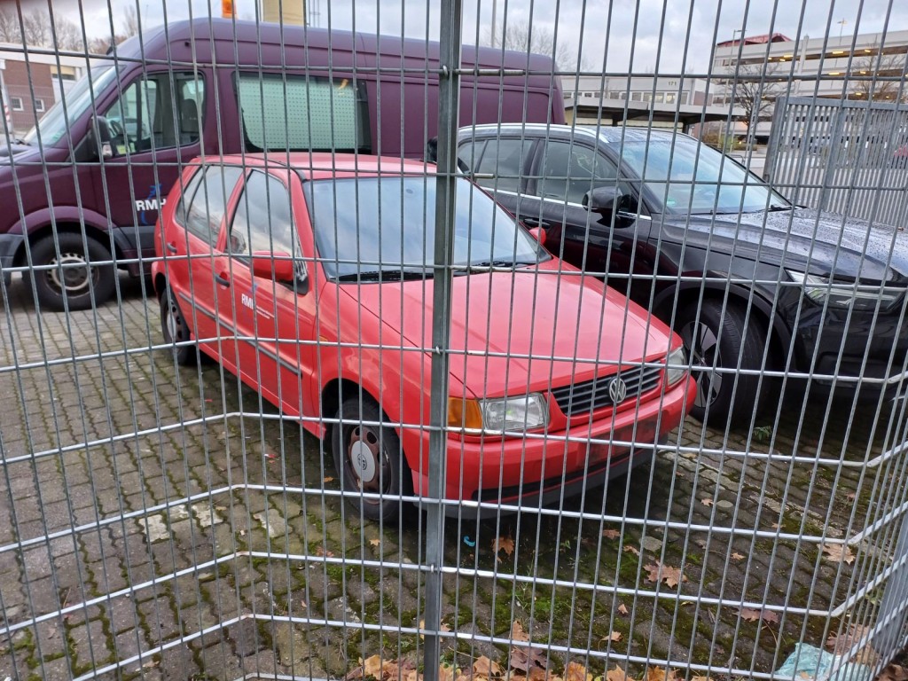 Landwirtschaftliches Gerät aus dem Flughafenumfeld-5