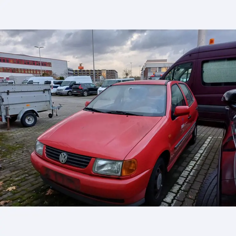 Landwirtschaftliches Gerät aus dem Flughafenumfeld-1