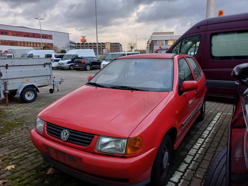 Landwirtschaftliches Gerät aus dem Flughafenumfeld-6