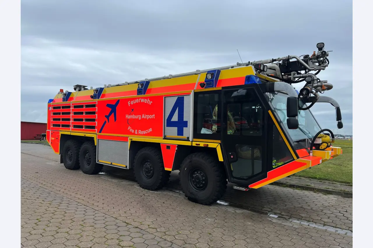 High-quality fire engines from Hamburg Airport-4