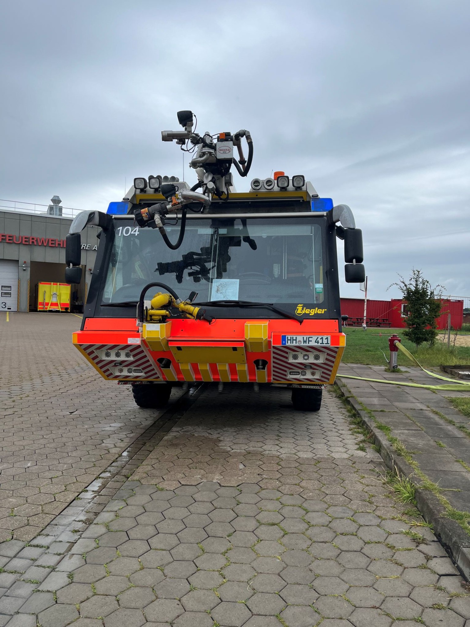 High-quality fire engines from Hamburg Airport-5