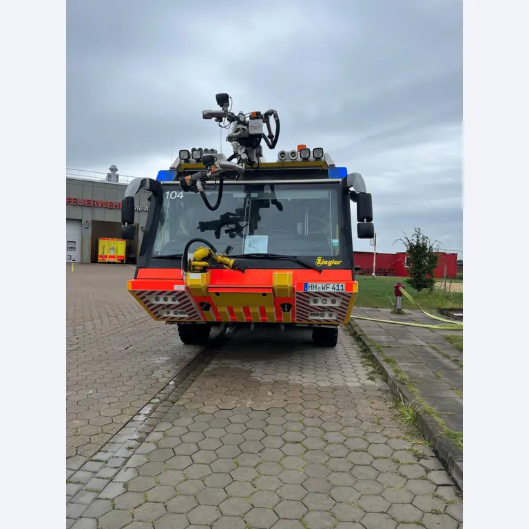 High-quality fire engines from Hamburg Airport-5