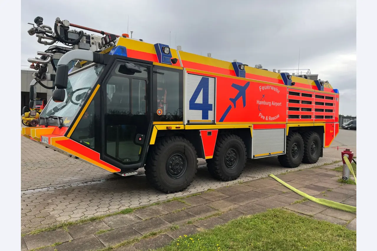 High-quality fire engines from Hamburg Airport-6