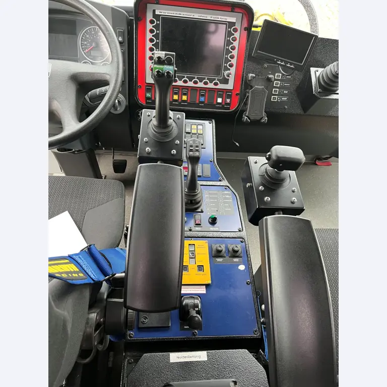 High-quality fire engines from Hamburg Airport-7