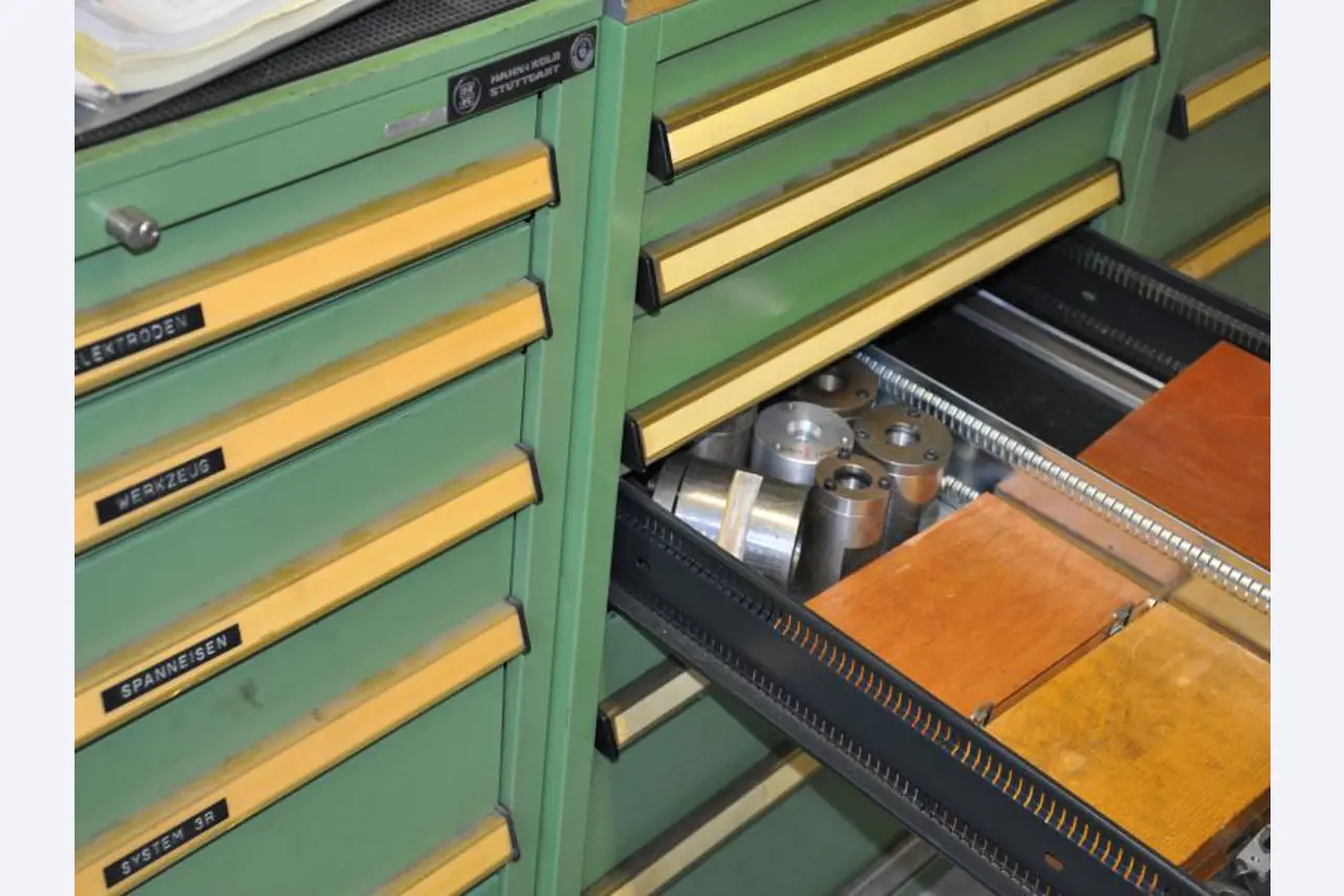 engineering and toolmaking equipment -11