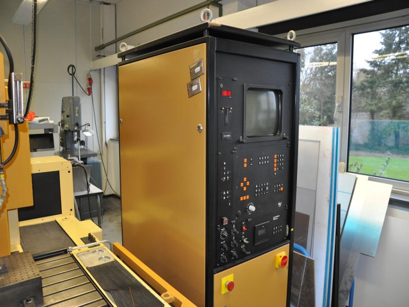 engineering and toolmaking equipment -4