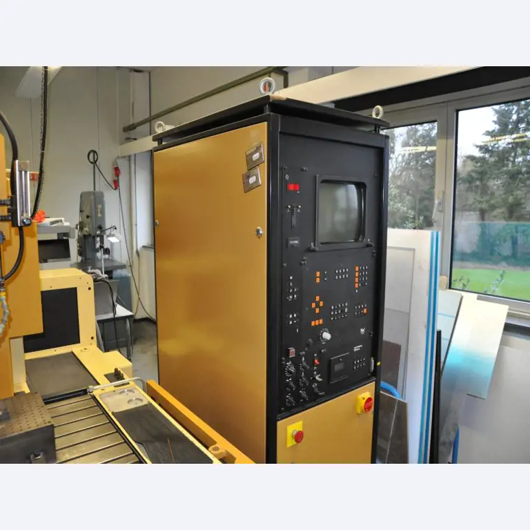 engineering and toolmaking equipment -4