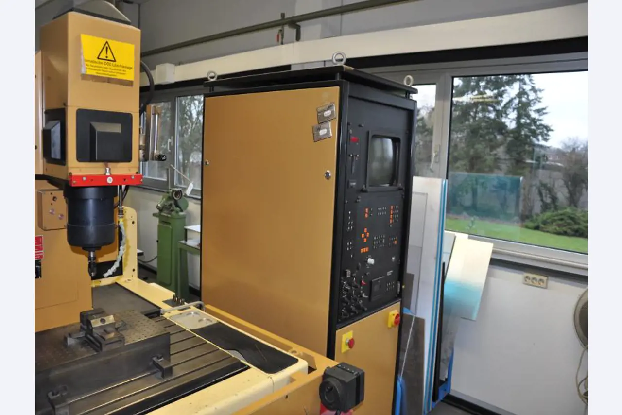 engineering and toolmaking equipment -5