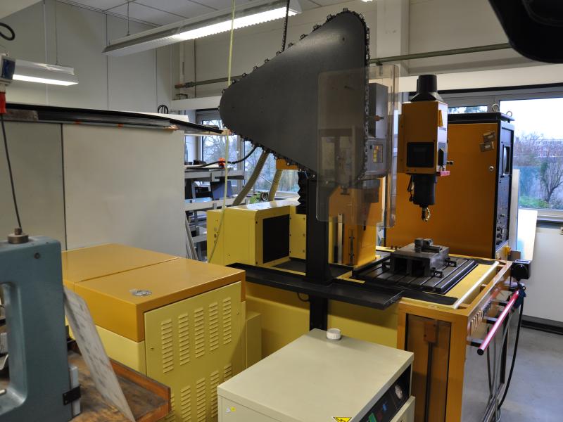 engineering and toolmaking equipment -6