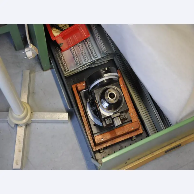 engineering and toolmaking equipment -7