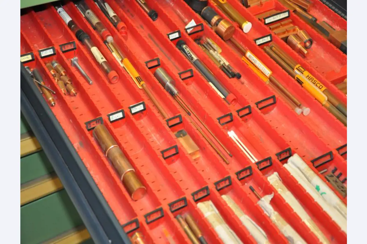 engineering and toolmaking equipment -8