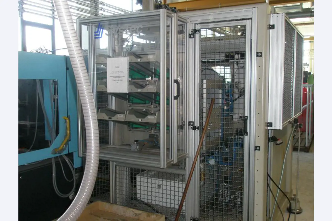 1 MotionCup®- manufacturing cell-3