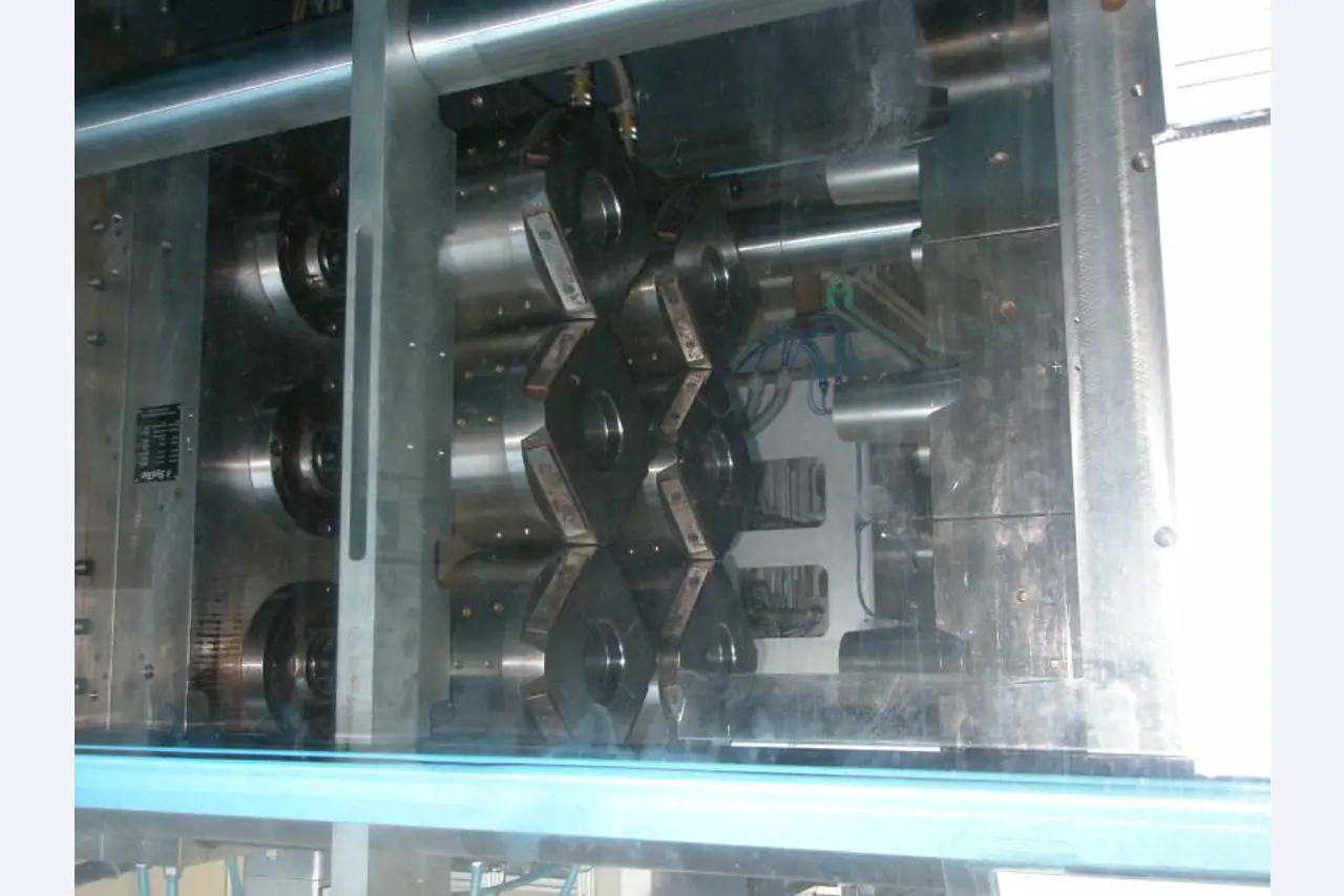 1 MotionCup®- manufacturing cell-4