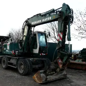 Liebherr A 900 B