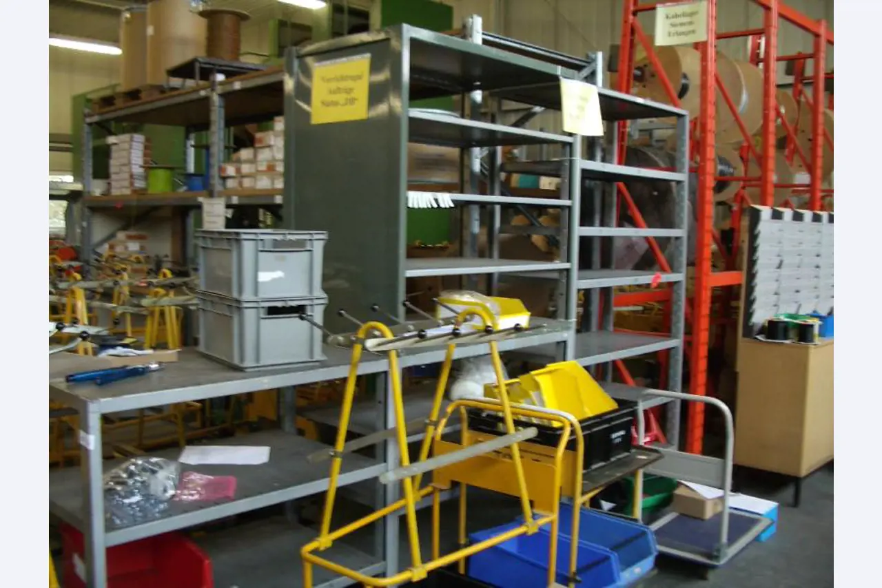 EM/electronics-mechanics GmbH sowie der<br>P&S Produktions- und Service GmbH-2