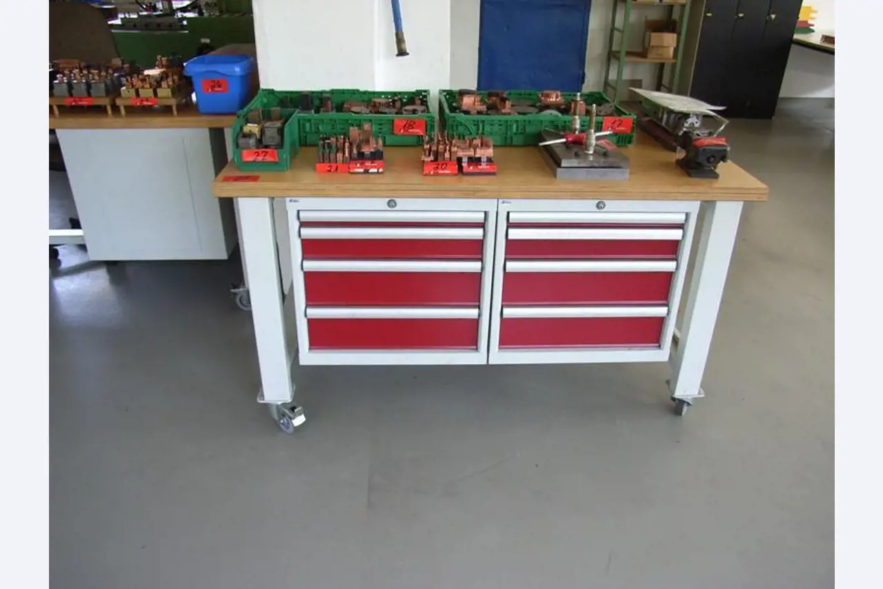 Leimbach Werkzeugbau GmbH & Co. KG<br>Leimbach Besitz GmbH & Co. KG-1