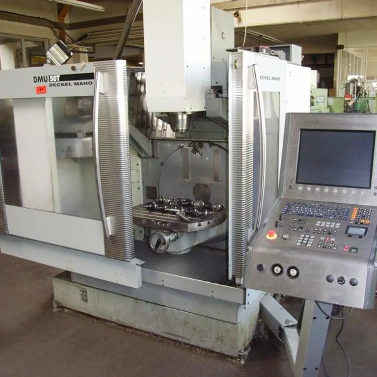 CNC-Universal-Werkzeugfräsmaschine Deckel Maho DMU 50 T