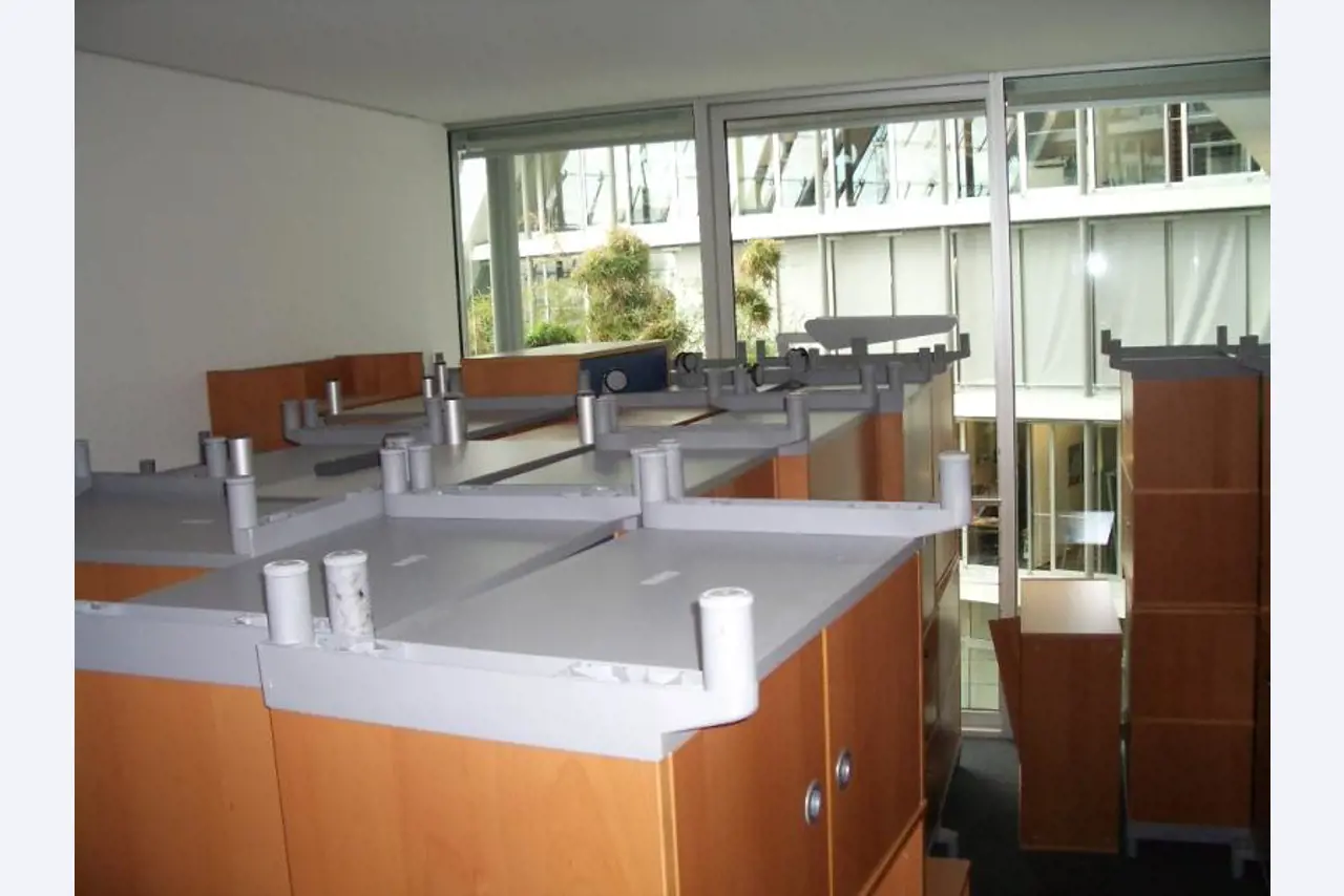 1 lot office furniture-2