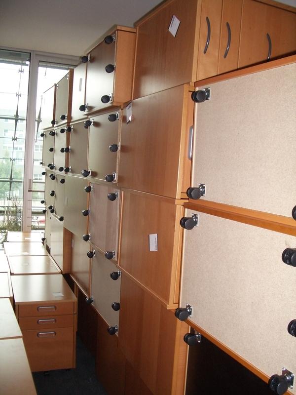 1 lot office furniture-18