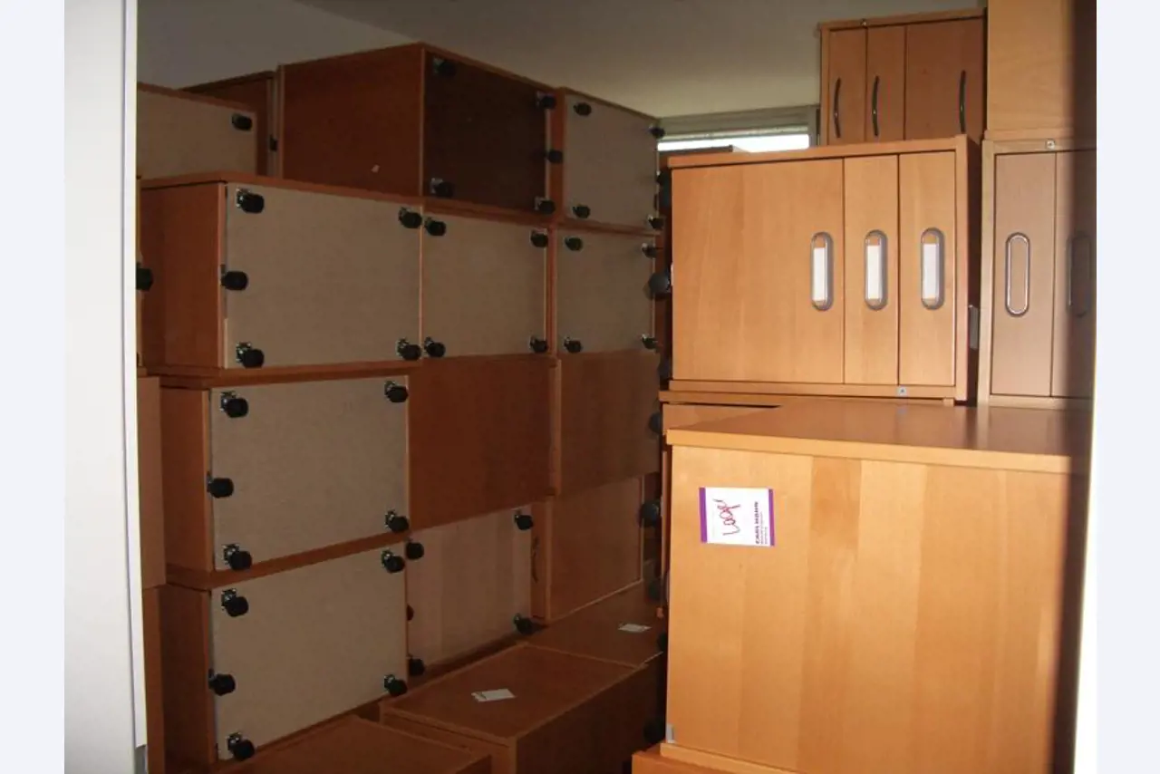 1 lot office furniture-20
