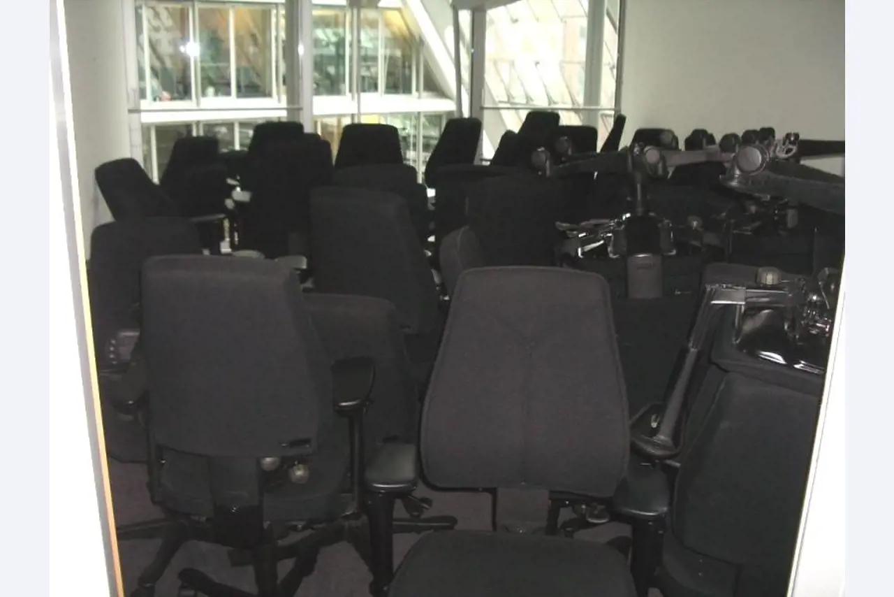 1 lot office furniture-30