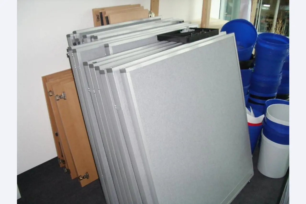 1 lot office furniture-33