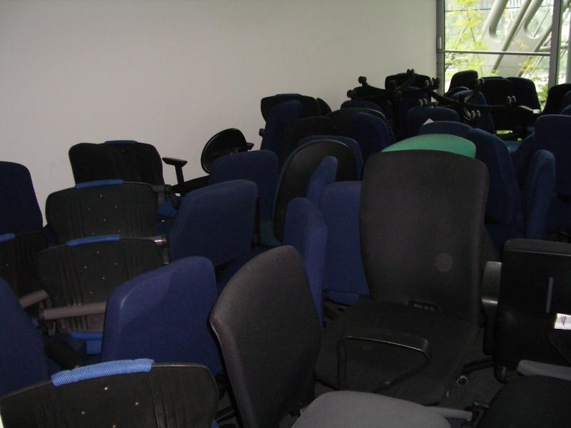 1 lot office furniture-40