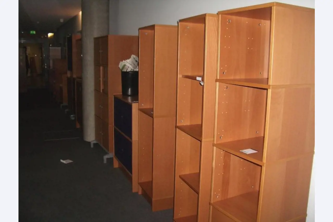 1 lot office furniture-42
