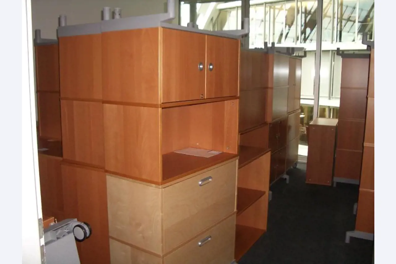 1 lot office furniture-46
