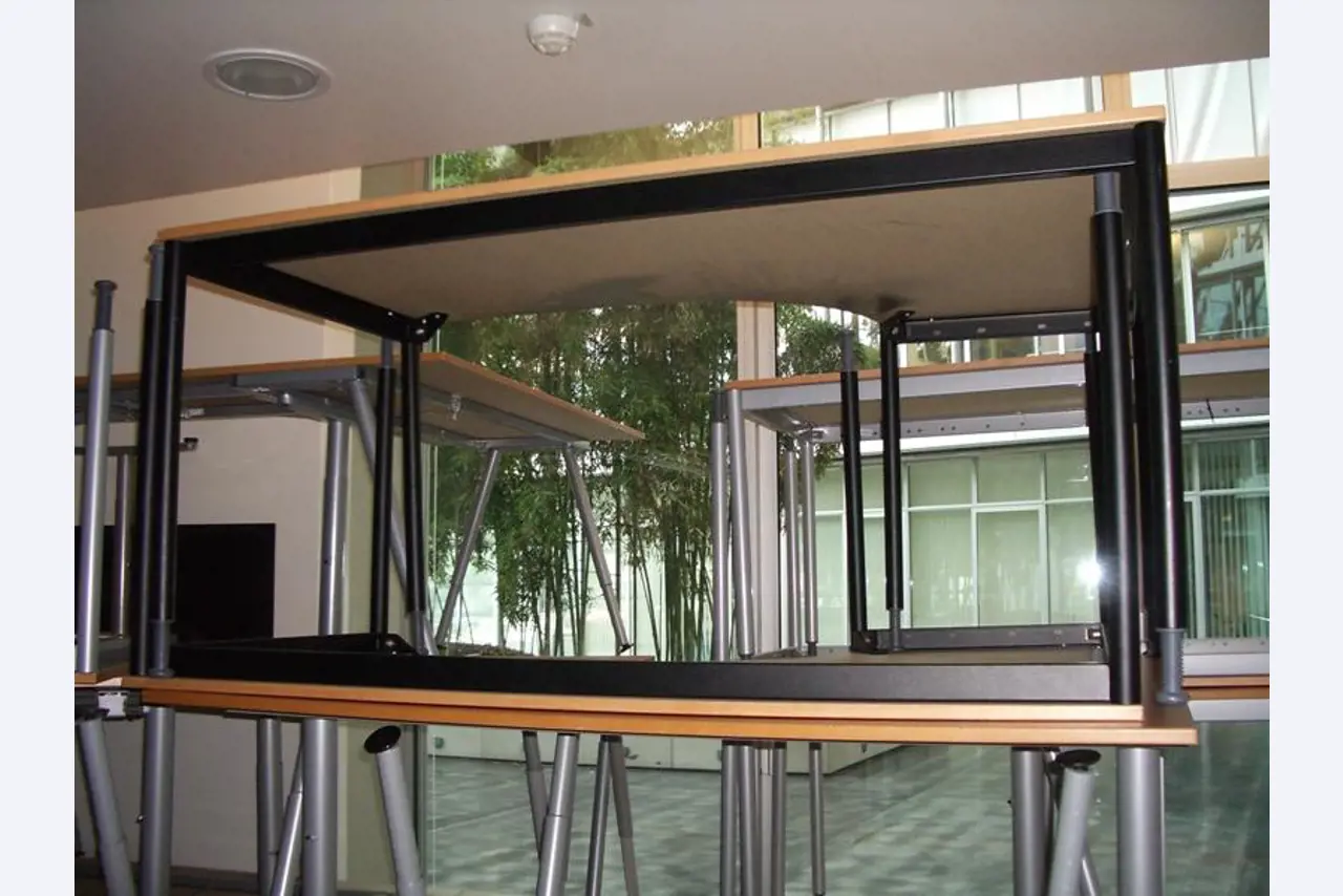 1 lot office furniture-6