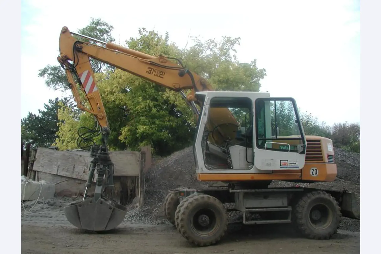 Garten- und Landschaftsbau<br>
Friedrich Volz GmbH & Co. KG-1