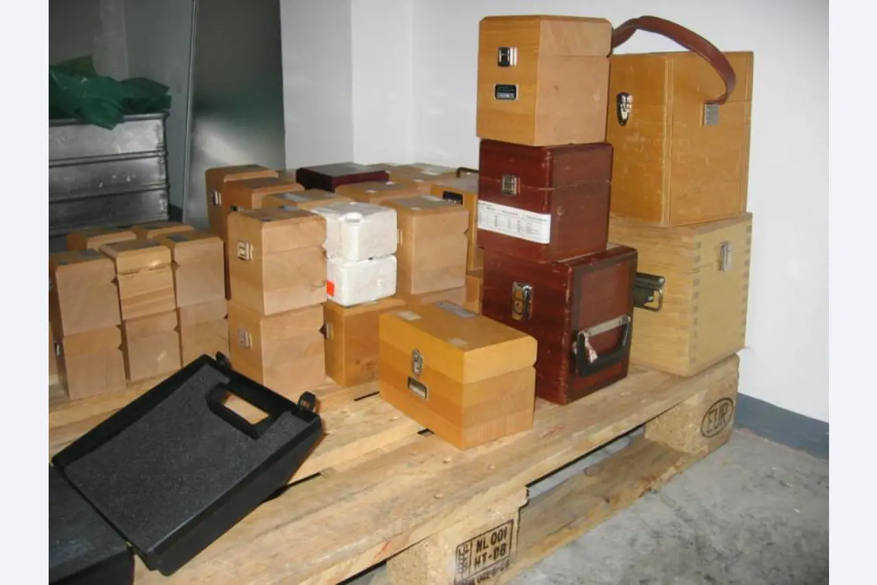 Excedentes de equipamentos bem conservados <br>dos domínios da tecnologia médica, farmacêutica e cosmética-3