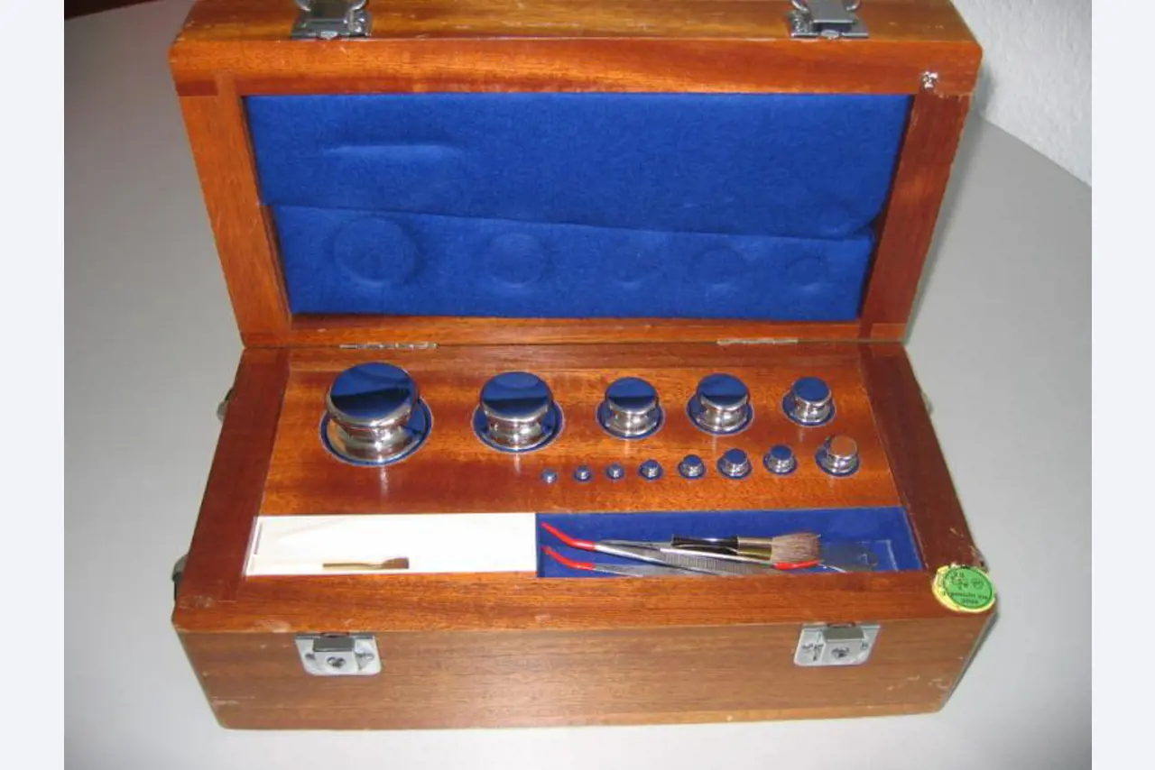 Excedentes de equipamentos bem conservados <br>dos domínios da tecnologia médica, farmacêutica e cosmética-4