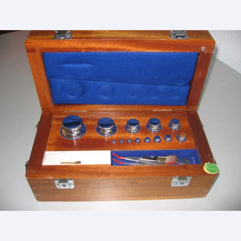 Odvečna in dobro vzdrževana oprema <br>z področja medicinske, farmacevtske in kozmetične tehnologije-4