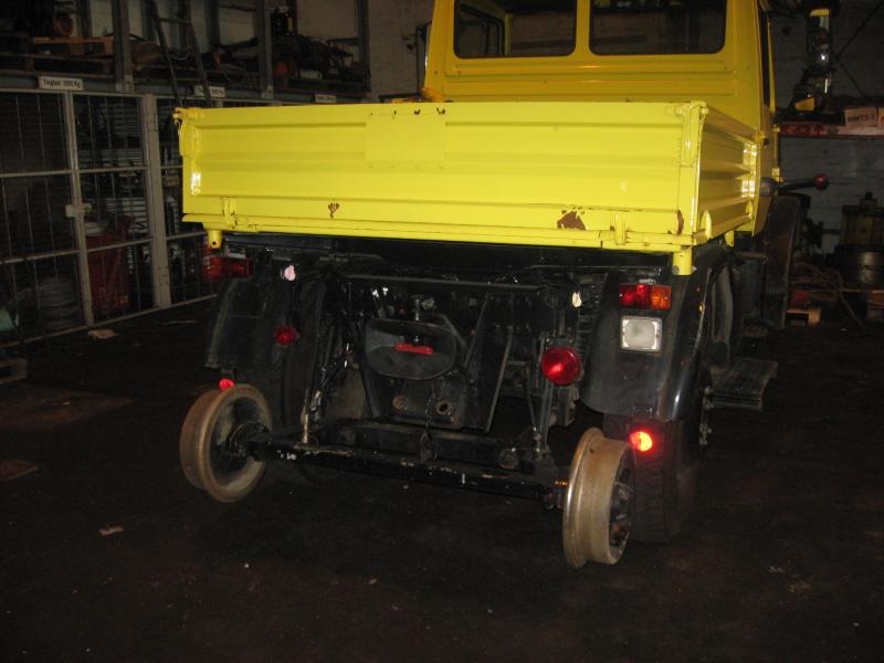 locomotive robots and Unimog with<br>two-way system-5