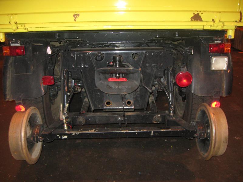 locomotive robots and Unimog with<br>two-way system-6