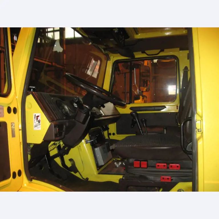 locomotive robots and Unimog with<br>two-way system-7