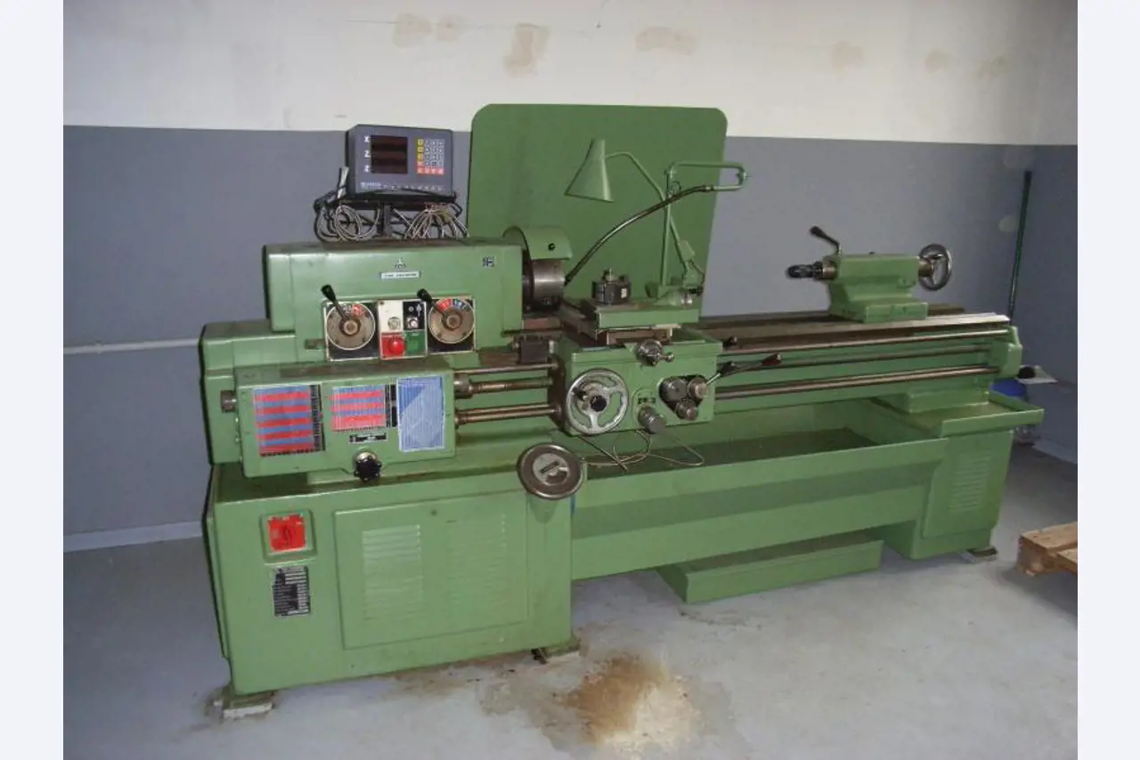 Werkzeug- und Kunststoffspritzgießmaschinen -1