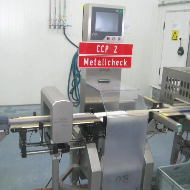 computer controlled metal locator with control scale OCS Checkweighers