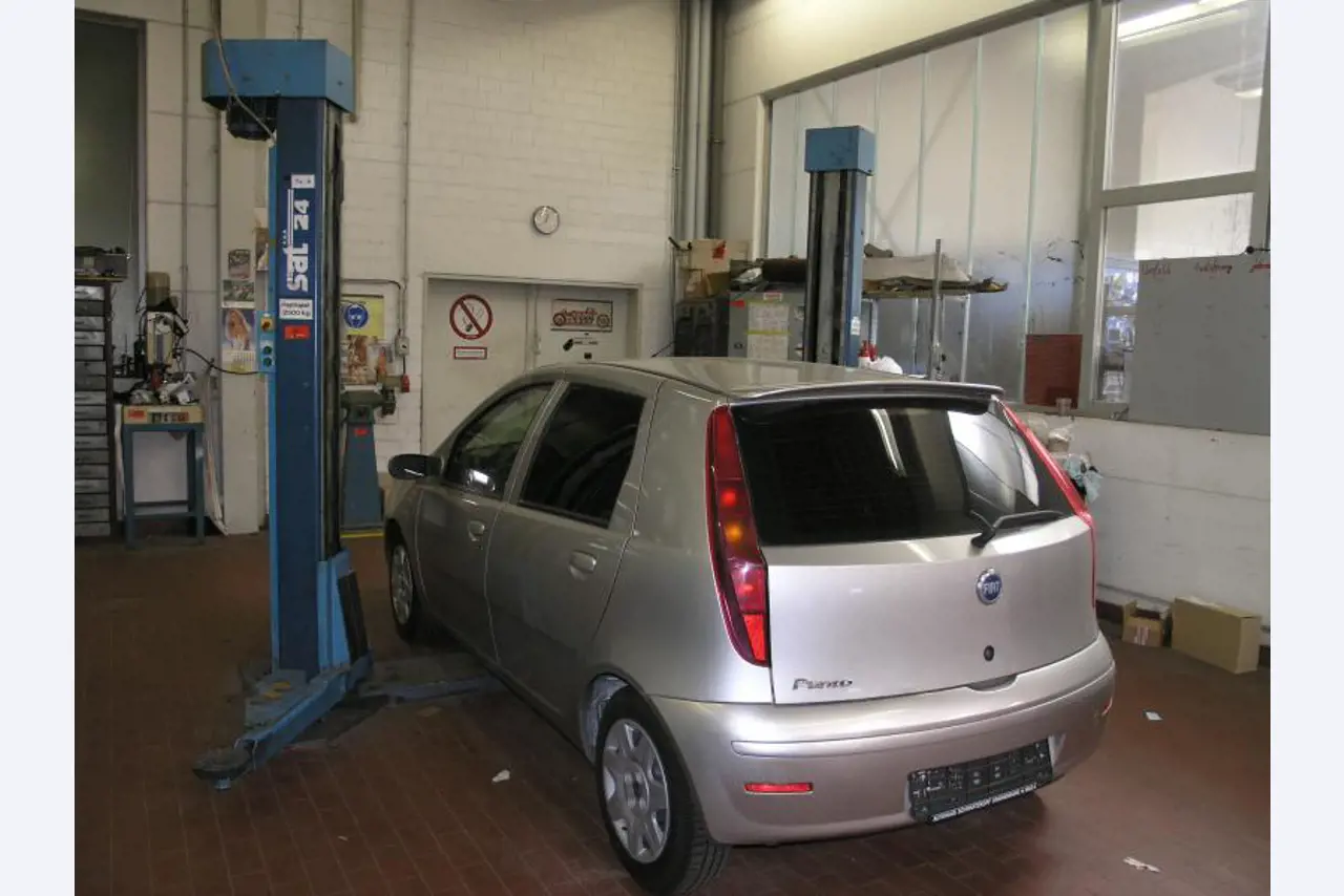 Autohaus Schwartzkopf GmbH / <br>Saro GmbH Wärme-, Kälte-, Schall- und Brandschutzisolierung-27